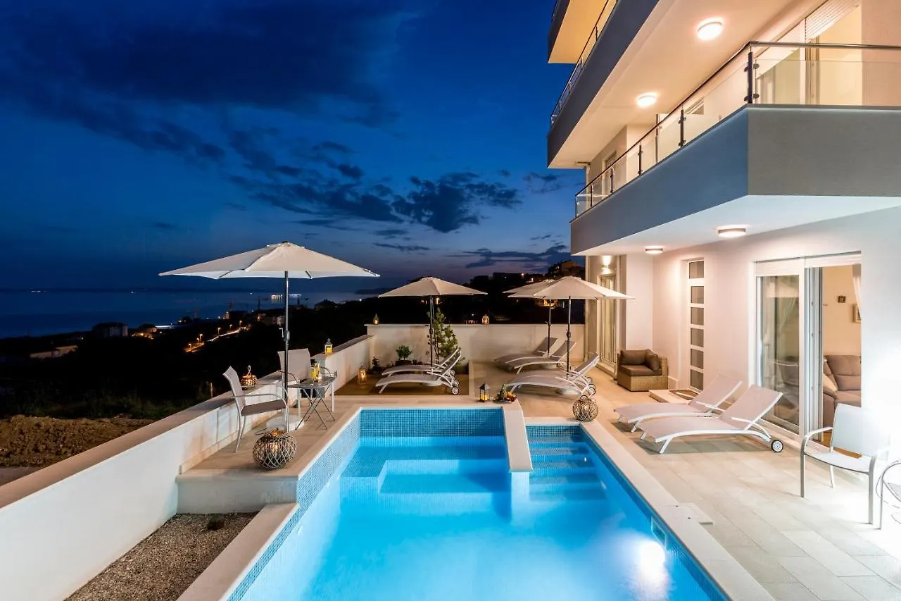 Luxury Villa Bello Horizonte With Swimming Pool Split